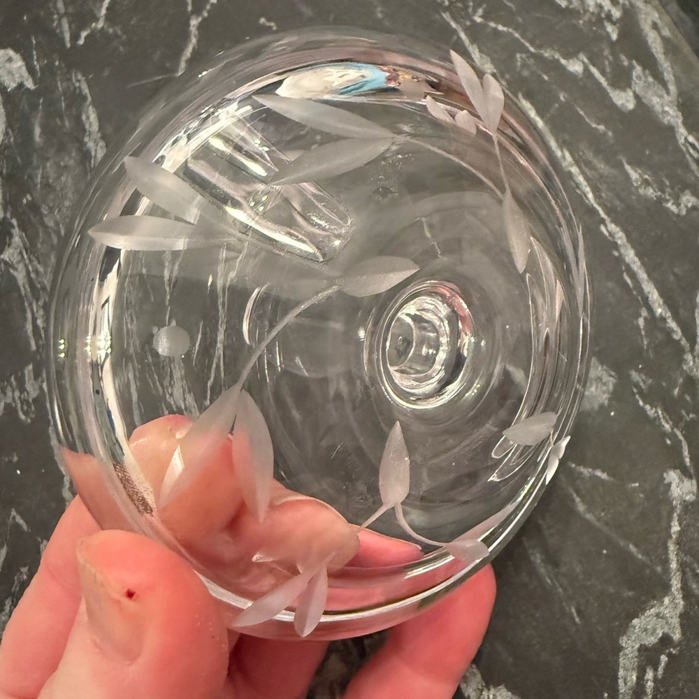 Lenox Clear Glass Art Bowl with Leaf Motif - Picture 4 of 6